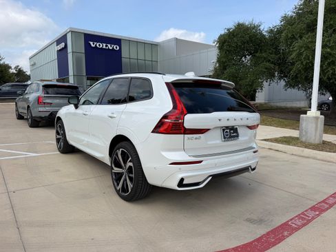 Certified 2024 Volvo XC60 T8 Ultimate w/ Protection Package Premier AWD/4WD image 4