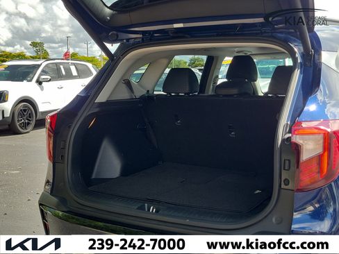 Certified 2024 Kia Seltos SX w/ SX Sunroof Package image 6