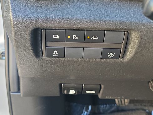 Used 2025 Nissan Versa S image 28