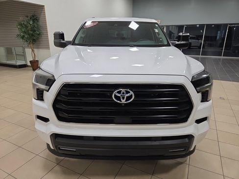 Certified 2023 Toyota Sequoia SR5 image 4