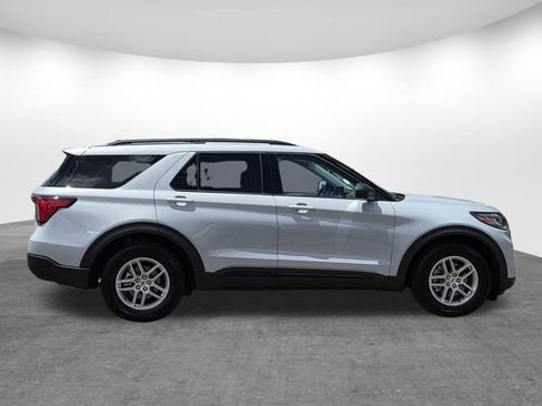 Certified 2026 Ford Explorer Active w/ Active Comfort Package RWD image 3