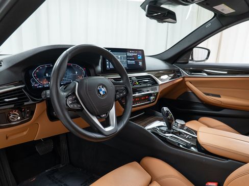 Certified 2023 BMW 530i xDrive w/ Premium Package AWD/4WD image 12