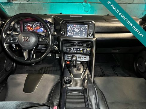 Used 2017 Nissan GT-R Premium image 4