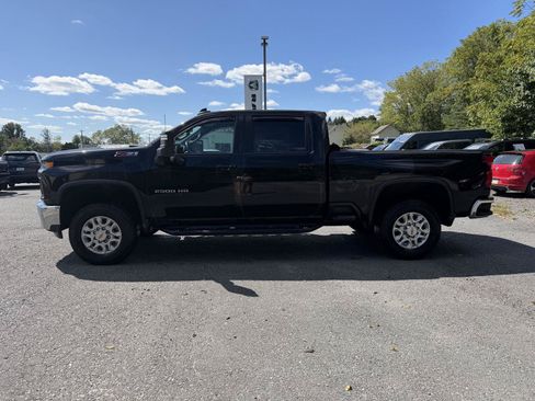 Used 2021 Chevrolet Silverado 2500 LT w/ Convenience Package AWD/4WD image 7