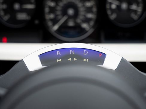 Used 2013 Rolls-Royce Phantom Drophead Coupe RWD image 48