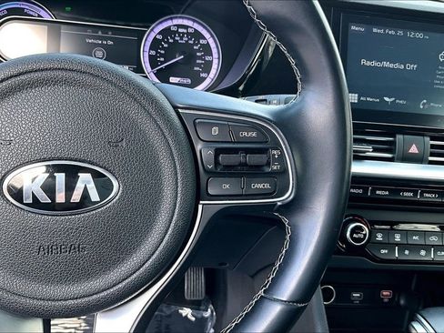 Used 2020 Kia Niro LXS image 12