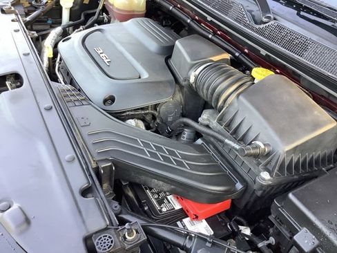 Used 2018 Chrysler Pacifica Touring-L Plus FWD image 11