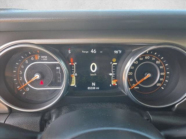 Used 2018 Jeep Wrangler Unlimited Sahara AWD/4WD image 11