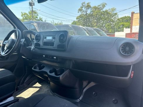 Used 2020 Mercedes-Benz Sprinter 2500 w/ Driver Convenience Package image 20