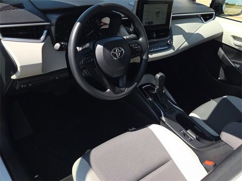 Used 2025 Toyota Corolla XLE image 15
