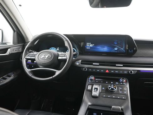 Used 2025 Hyundai Palisade Limited AWD/4WD image 16