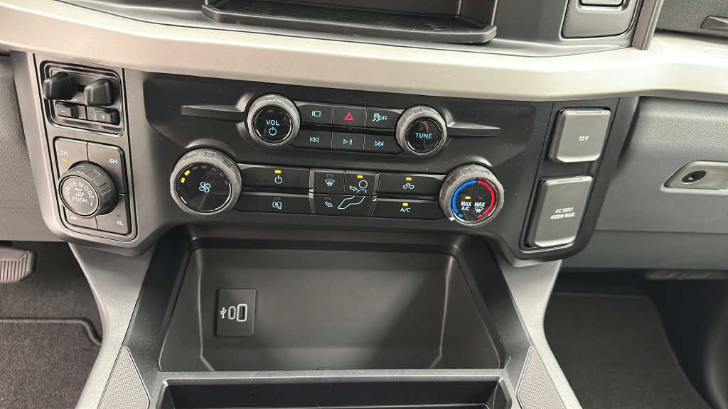 New 2027 Ford F250 XLT w/ Tremor Off-Road Package AWD/4WD image 16