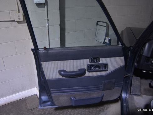 Used 1990 Toyota Land Cruiser image 8