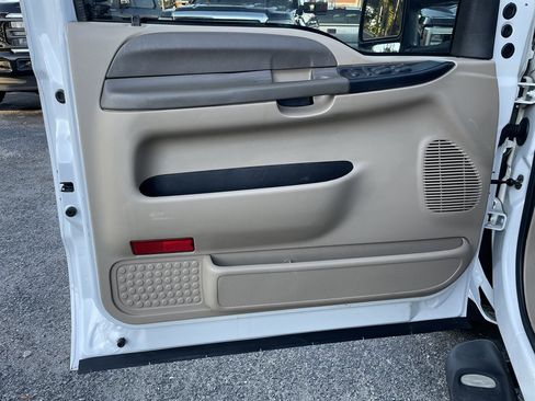 Used 2000 Ford F350 XLT image 28