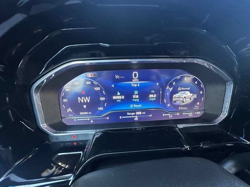 Certified 2025 Chevrolet Silverado 1500 LT AWD/4WD image 29