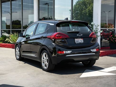 Used 2020 Chevrolet Bolt LT FWD image 2