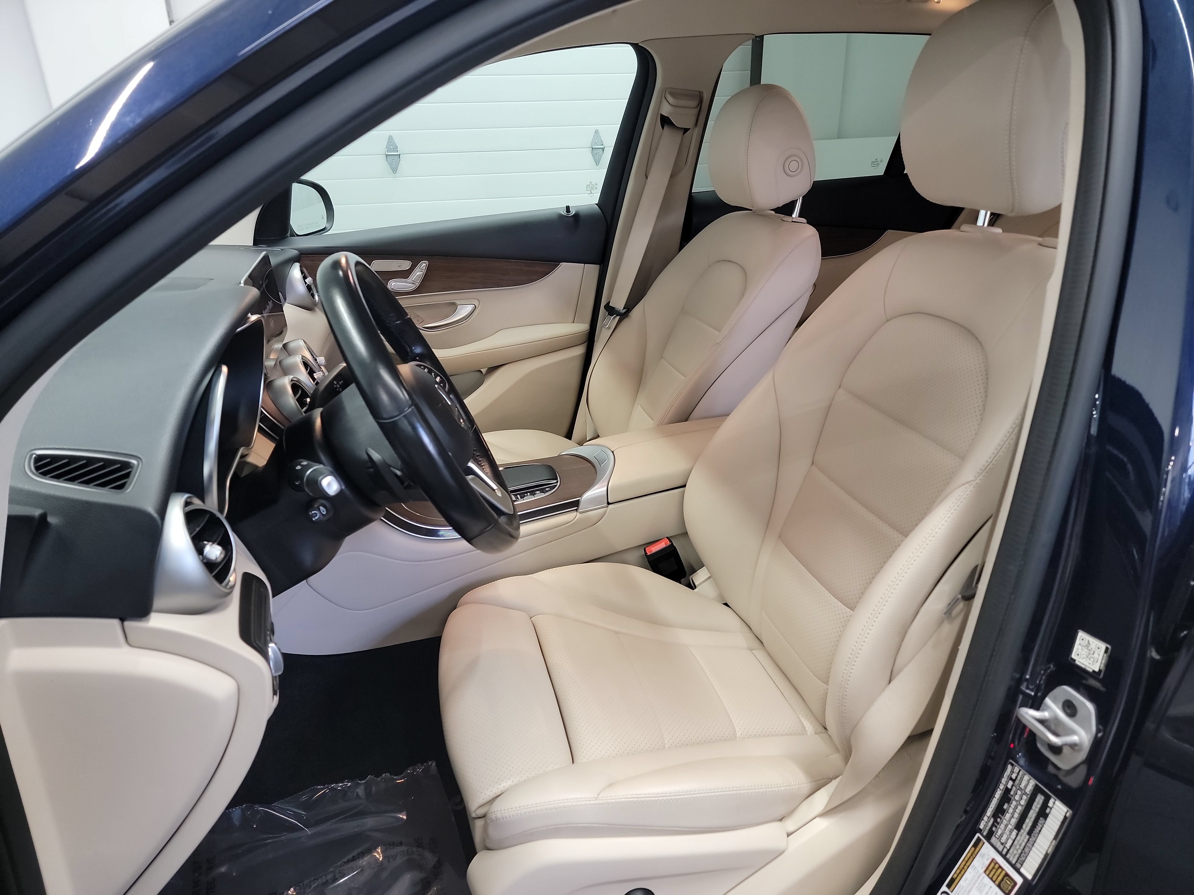 Used 2022 Mercedes-Benz GLC 300 4MATIC image 12