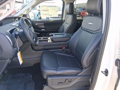 New 2025 Ford Expedition Max Platinum w/ Driver's Package AWD/4WD image 17