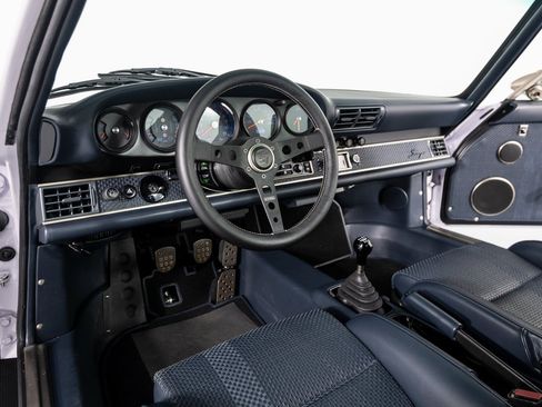 Used 1991 Porsche 911 Carrera image 22