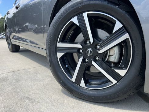 Used 2024 Nissan Sentra SV FWD image 6