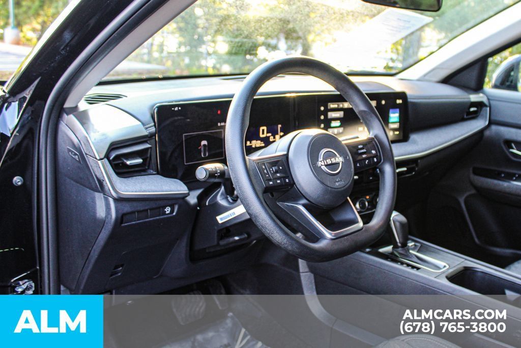 Used 2025 Nissan Kicks SV FWD image 16