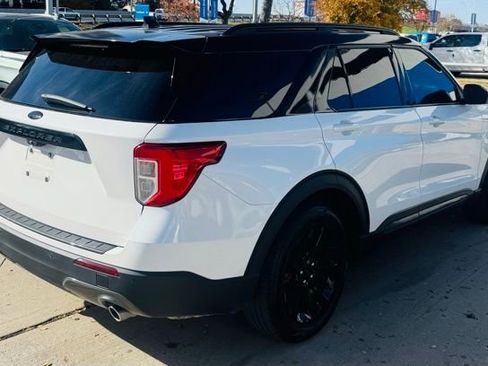 Used 2023 Ford Explorer XLT w/ Equipment Group 202A image 2