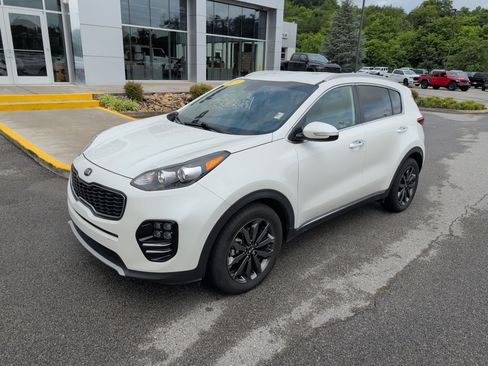 Used 2019 Kia Sportage EX w/ EX Sport Appearance Package FWD image 2