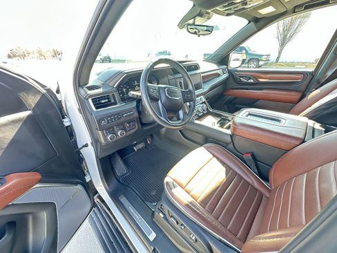 Used 2024 GMC Yukon Denali Ultimate image 10