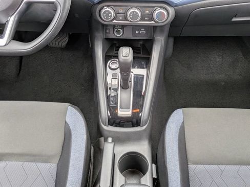 Used 2025 Nissan Versa SV FWD image 17