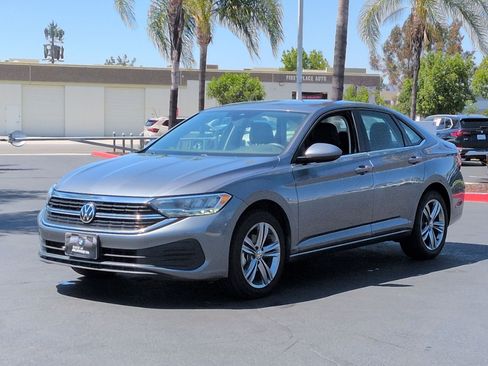 Used 2023 Volkswagen Jetta SE FWD image 5
