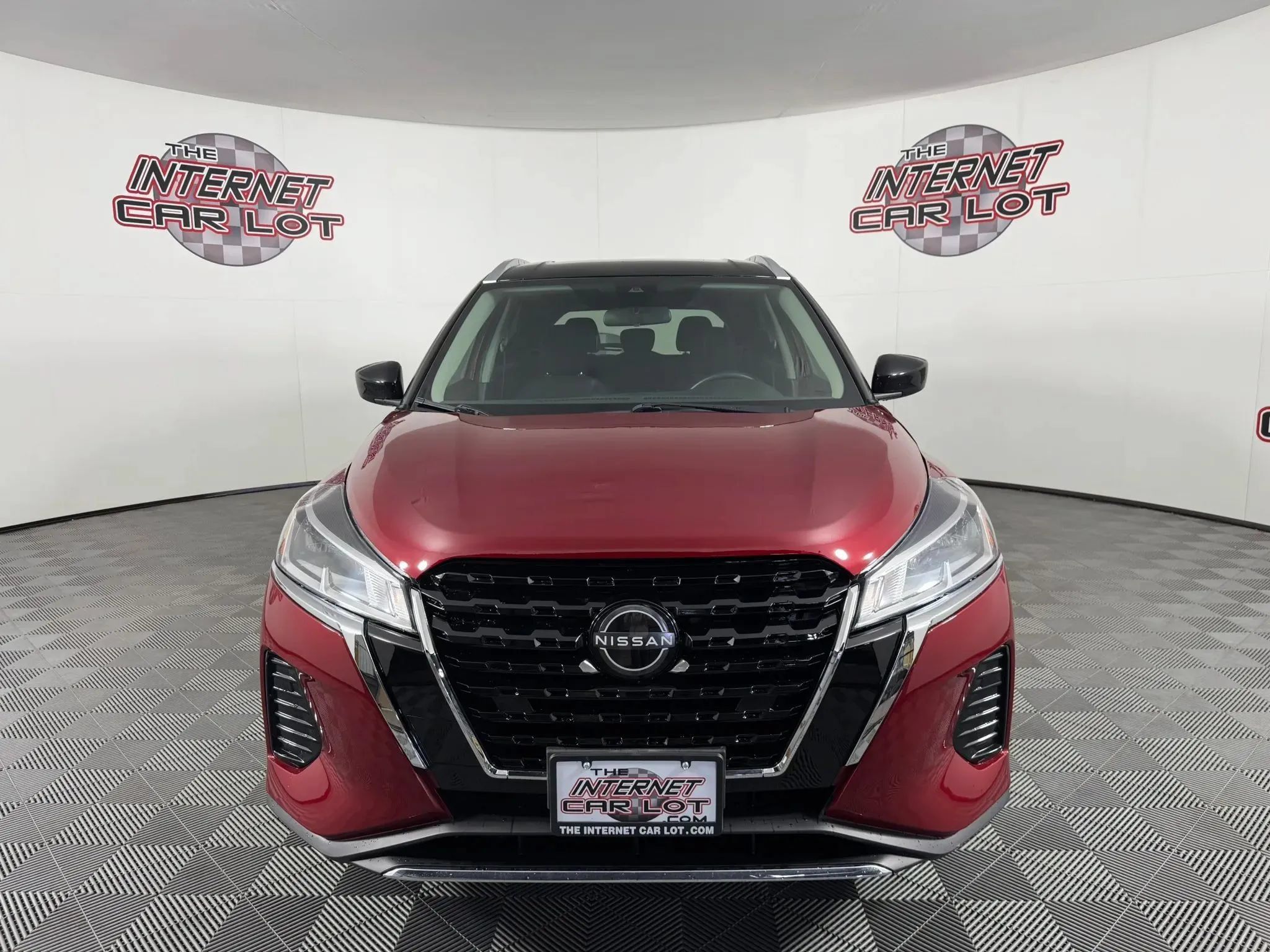 Used 2023 Nissan Kicks SV FWD image 2