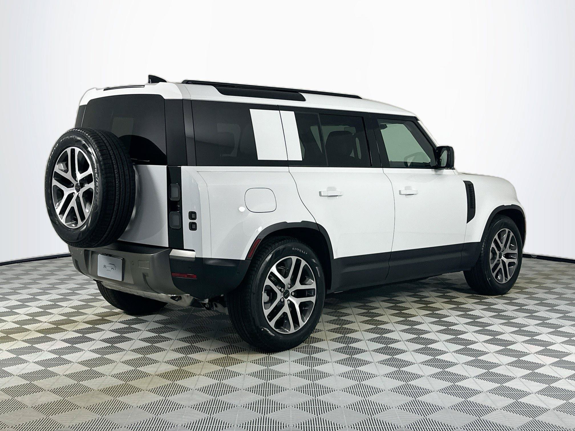 Certified 2026 Land Rover Defender 110 S AWD/4WD image 5
