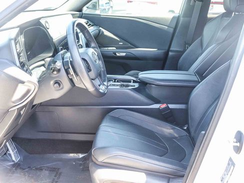 Used 2025 Lexus TX 500h AWD w/ Technology Package image 21