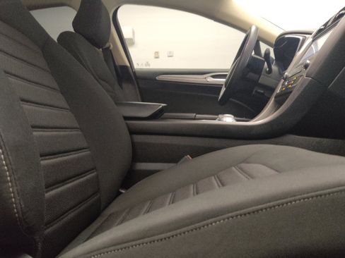 Used 2020 Ford Fusion SE FWD image 21