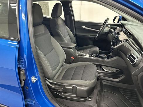 Used 2022 Chevrolet Bolt EUV LT w/ Comfort Package FWD image 22
