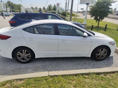 Used 2017 Hyundai Elantra SE FWD image 12