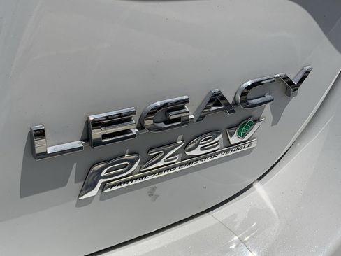 Used 2017 Subaru Legacy 2.5i Premium image 6