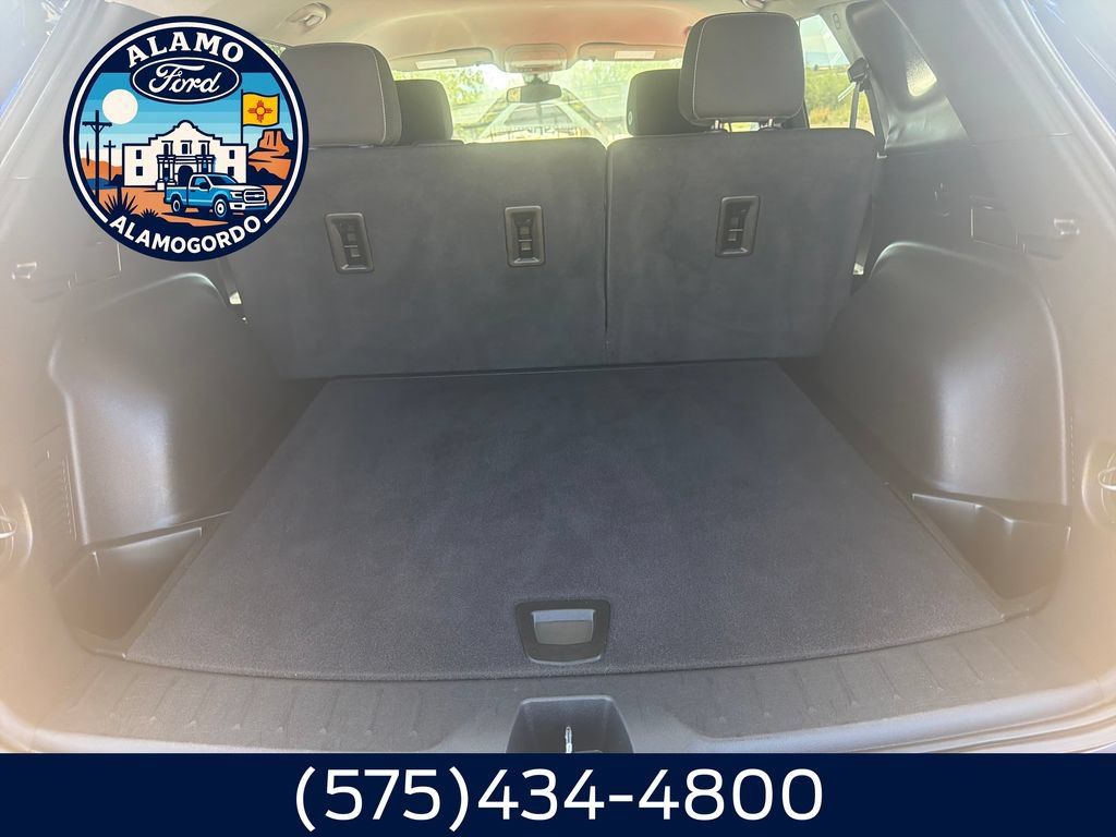 Used 2023 Chevrolet Blazer LT FWD image 22