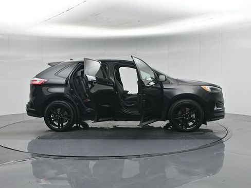 Used 2019 Ford Edge ST w/ Equipment Group 401A AWD/4WD image 39