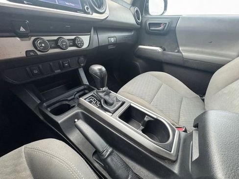 Used 2022 Toyota Tacoma SR5 w/ SR5 Appearance Package (SM) RWD image 10