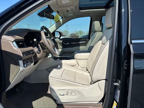 Used 2023 GMC Yukon Denali AWD/4WD image 16