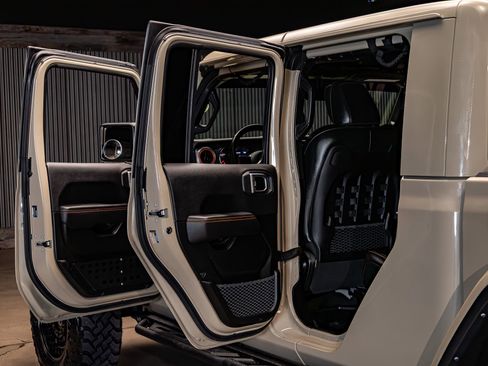 Used 2022 Jeep Gladiator Mojave w/ LED Lighting Group image 27