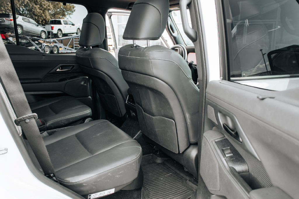 Used 2024 Lexus GX 550 w/ Accessory Package (Z1) AWD/4WD image 33