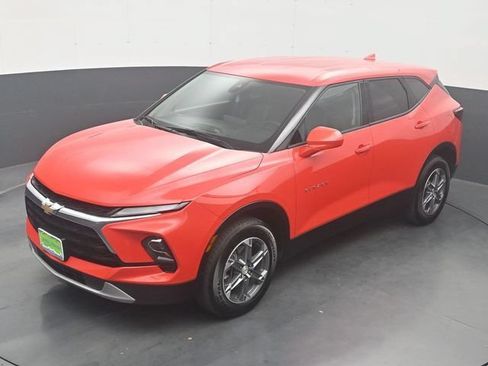 Used 2025 Chevrolet Blazer LT FWD image 20