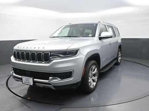 Used 2022 Jeep Wagoneer Series II AWD/4WD image 5