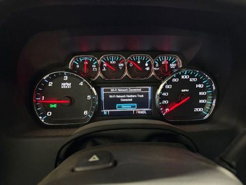 Used 2018 GMC Yukon SLT image 4