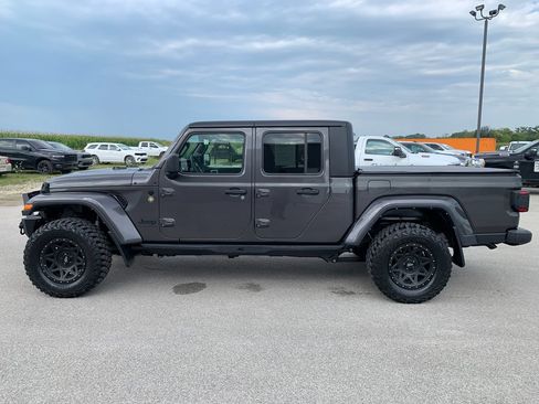 Used 2022 Jeep Gladiator Sport AWD/4WD image 3