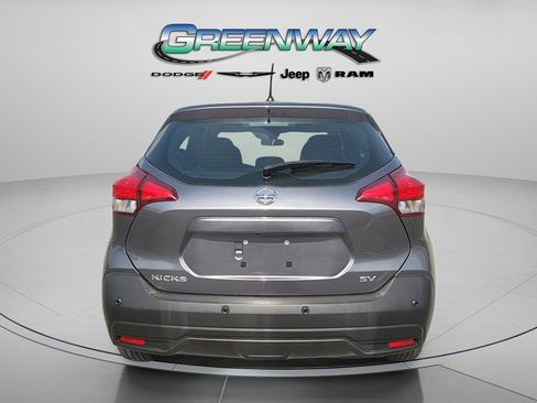 Used 2020 Nissan Kicks SV image 2