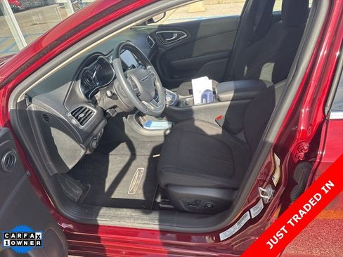 Used 2016 Chrysler 200 Limited w/ Anniversary Edition FWD image 7