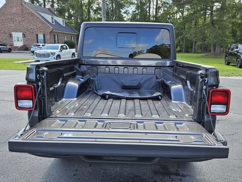 New 2025 Jeep Gladiator Sport AWD/4WD image 13